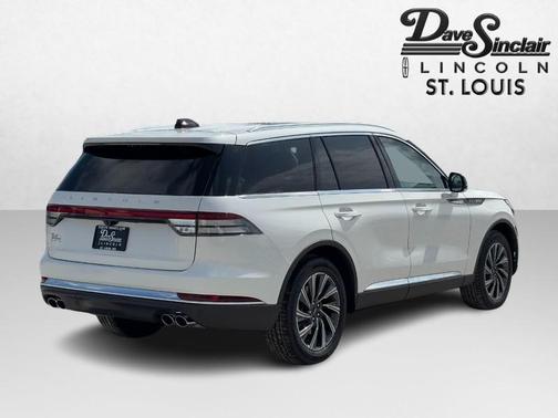 Pristine White Metallic Tri-Coat 2026 Lincoln Aviator Premiere