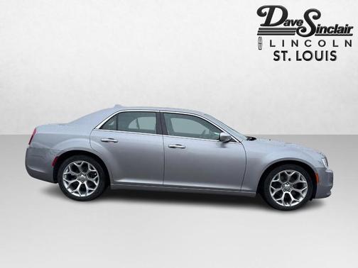 2018 Chrysler 300 C