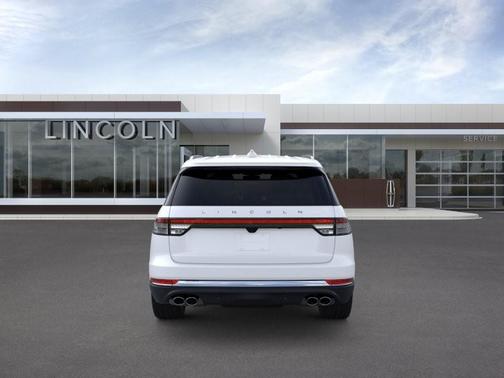 Pristine White Metallic Tri-Coat 2026 Lincoln Aviator Premiere