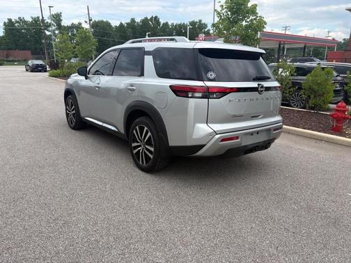 Brilliant Silver Metallic 2025 Nissan Pathfinder Platinum 4WD