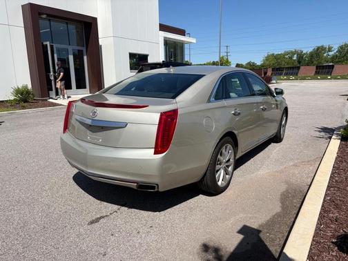 Silver Coast Metallic 2013 Cadillac XTS Luxury