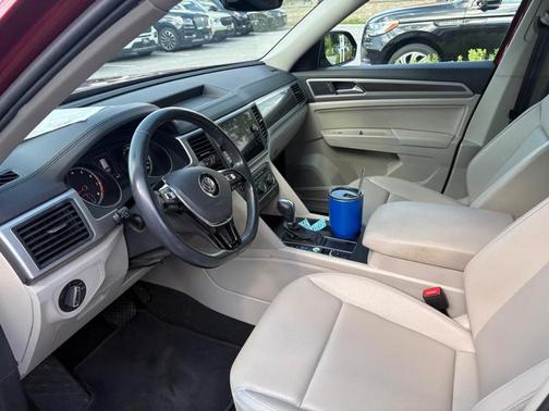 Fortana Red Metallic 2018 Volkswagen Atlas 3.6L SE w/Technology
