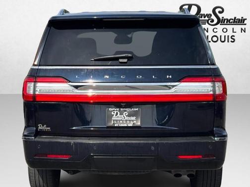 SIGNATURE NAVY 2021 Lincoln Navigator Reserve