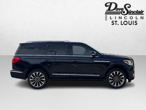 SIGNATURE NAVY 2021 Lincoln Navigator Reserve