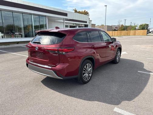 2021 Toyota Highlander Hybrid Platinum