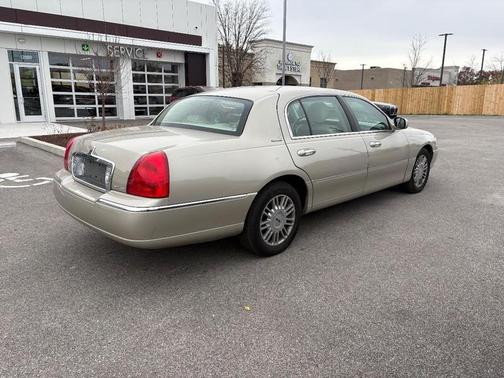 2009 Lincoln Town Car Signature