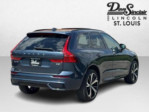 Denim Blue Metallic 2024 Volvo XC60 B5 Ultimate Dark Theme