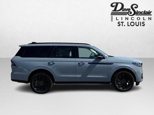 GRAY MIST METALLIC TRI-COAT 2026 Lincoln Navigator Reserve
