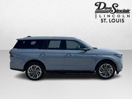 GRAY MIST METALLIC TRI-COAT 2026 Lincoln Navigator Reserve