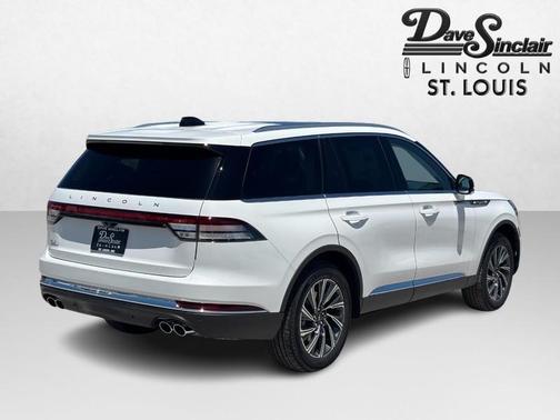 Pristine White Metallic Tri-Coat 2026 Lincoln Aviator Premiere