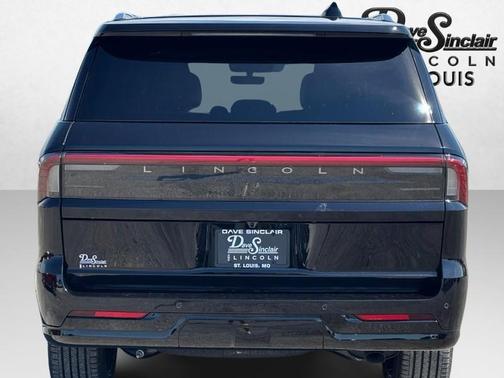 Infinite Black Metallic Clearcoat 2026 Lincoln Navigator Reserve