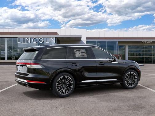 Infinite Black Metallic Clearcoat 2027 Lincoln Aviator Black Label AWD