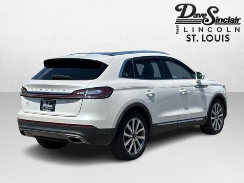 White Platinum Metallic Tri-Coat 2019 Lincoln Nautilus Select
