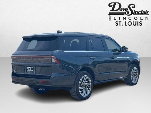 FLIGHT BLUE METALLIC CC 2026 Lincoln Navigator Reserve