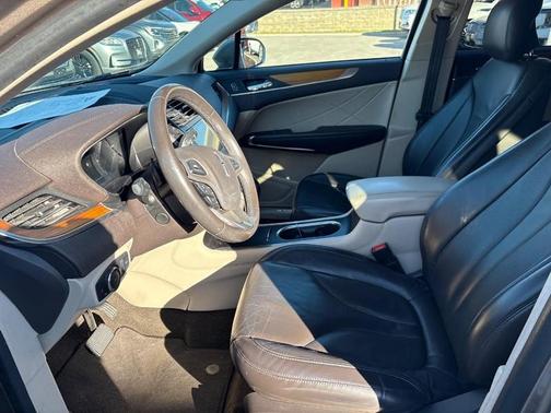 2019 Lincoln MKC Select