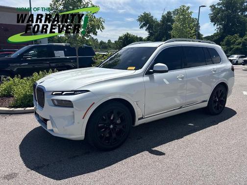 Mineral White Metallic 2025 BMW X7 xDrive40i