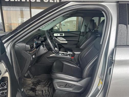 Iconic Silver Metallic 2023 Ford Explorer Limited