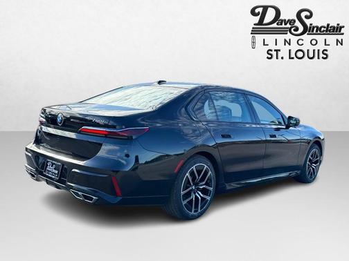 2023 BMW 760 i xDrive