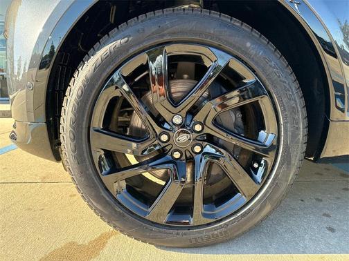 2025 Land Rover Discovery P360 Dynamic SE