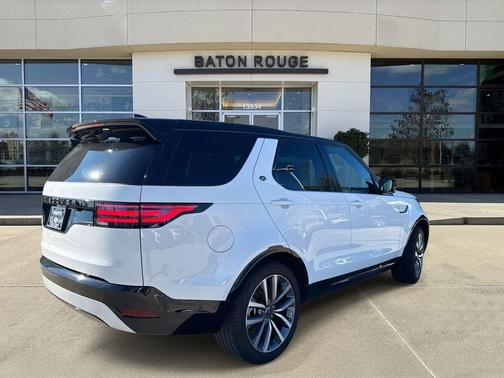 2024 Land Rover Discovery P300 Dynamic SE