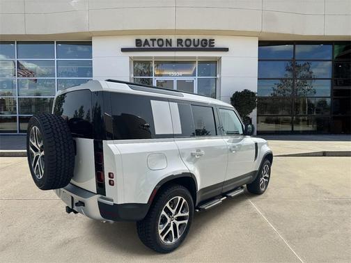 2025 Land Rover Defender P300