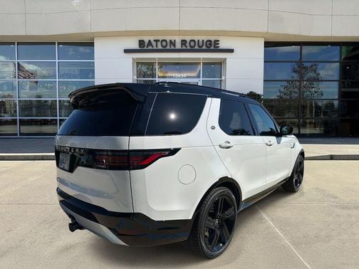 2026 Land Rover Discovery Tempest Edition