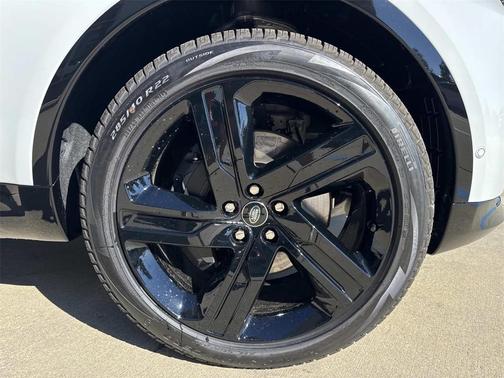 2026 Land Rover Discovery Tempest Edition