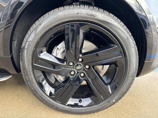 2026 Land Rover Discovery Dynamic SE