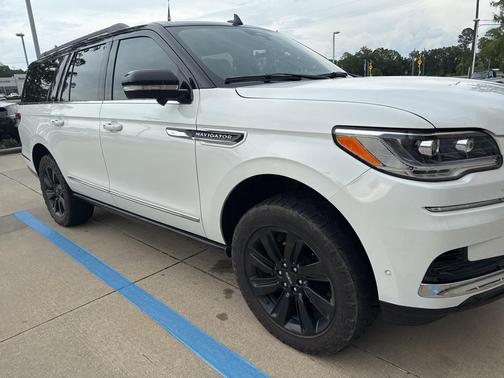 2022 Lincoln Navigator L Black Label