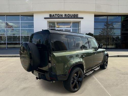 Woolstone Green 2026 Land Rover Defender P400 X-Dynamic SE