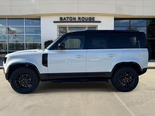 Fuji White 2026 Land Rover Defender P400 X-Dynamic SE