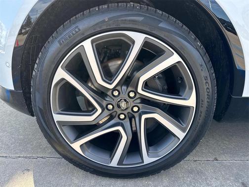 2025 Land Rover Discovery P360 Dynamic SE