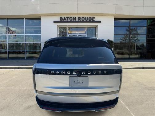 2025 Land Rover Range Rover P550e SE