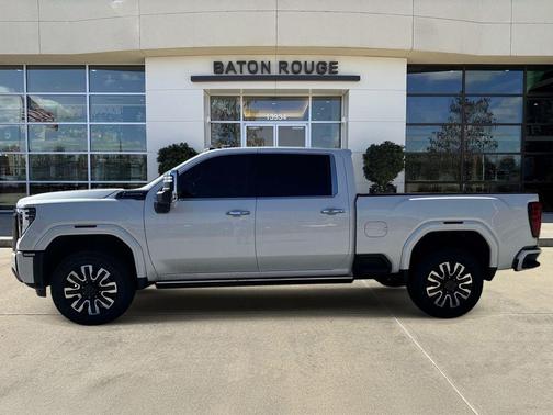 White Frost Tri-Coat 2025 GMC Sierra 3500 Denali Ultimate