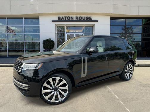 Santorini Black 2026 Land Rover Range Rover P400 SE 7 Seat