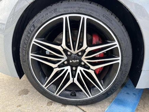 2022 Kia Stinger GT1