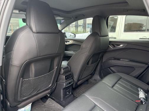 2024 Audi Q4 e-tron 50 Premium Plus