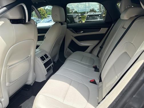 2025 Jaguar F-PACE P250 R-Dynamic S