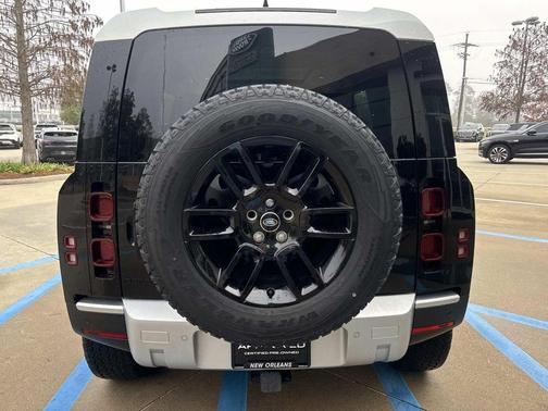 2025 Land Rover Defender P300