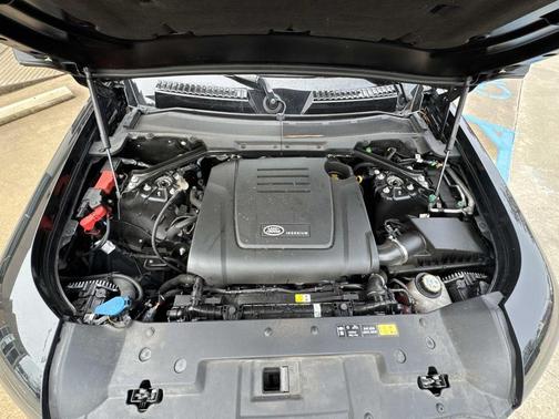 2025 Land Rover Defender P300