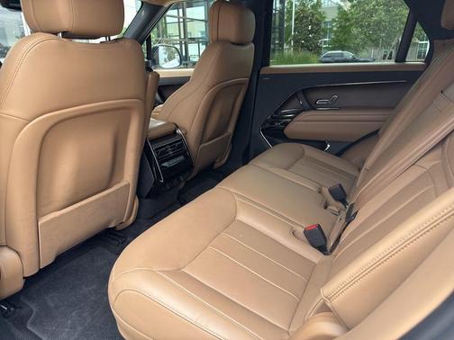 Fuji White 2023 Land Rover Range Rover Sport SE