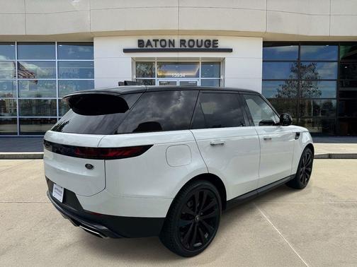 Fuji White 2023 Land Rover Range Rover Sport SE