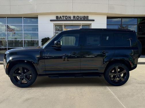 Santorini Black 2026 Land Rover Defender P400 X-Dynamic SE