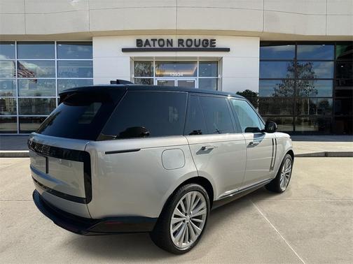 2025 Land Rover Range Rover P530 SE