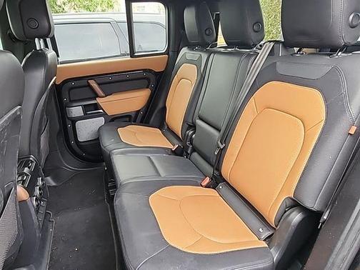 2023 Land Rover Defender X-Dynamic SE