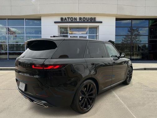 2026 Land Rover Range Rover Sport SE