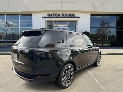 2025 Land Rover Range Rover P530 SE 7 Seat