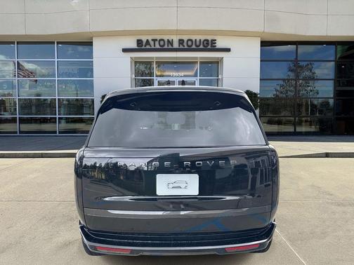 2025 Land Rover Range Rover P530 SE 7 Seat