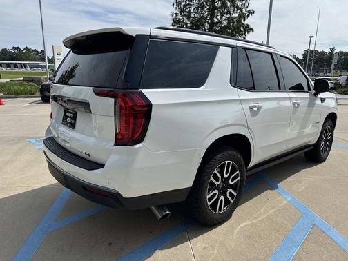Summit White 2023 GMC Yukon AT4