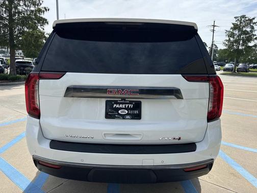 Summit White 2023 GMC Yukon AT4
